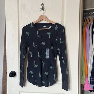 3/$30 BNWT old navy Christmas palm tree pj top in size S